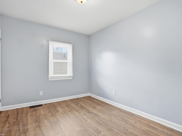 20629 Hollywood Street, Harper Woods, MI 48225