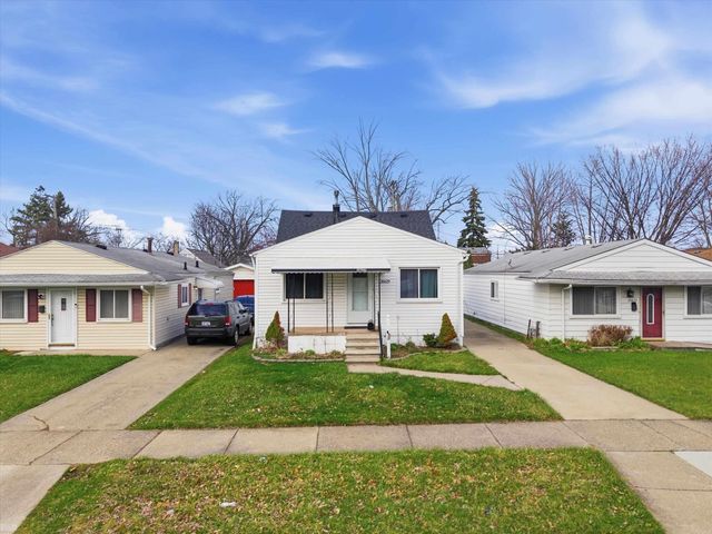 20629 Hollywood Street, Harper Woods, MI 48225