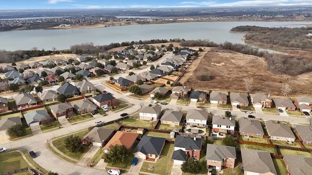 1401 Whitewater Drive, Little Elm, TX 75068