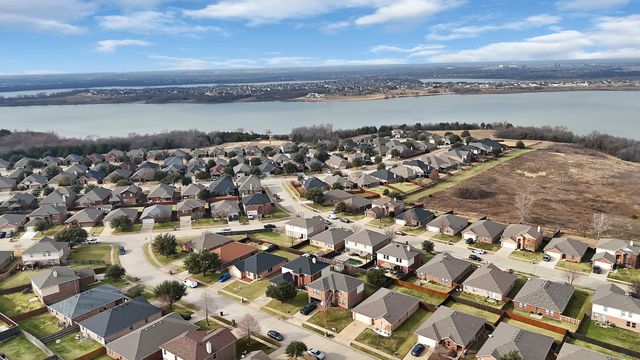 1401 Whitewater Drive, Little Elm, TX 75068