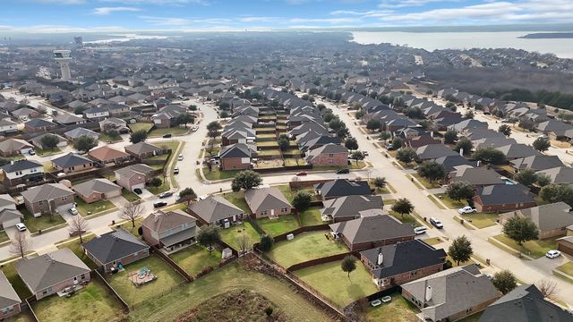 1401 Whitewater Drive, Little Elm, TX 75068