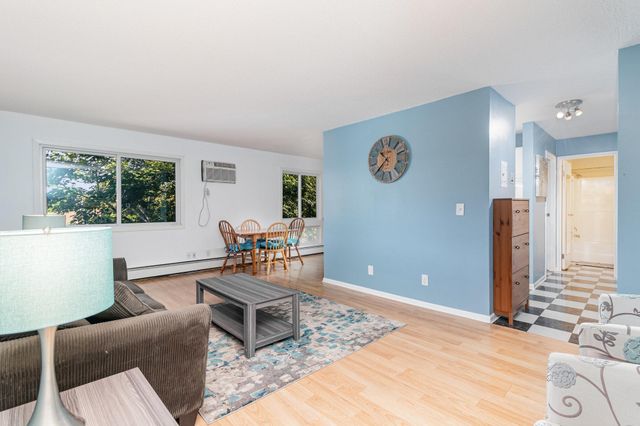 333 8th Street SE 316, Minneapolis, MN 55414