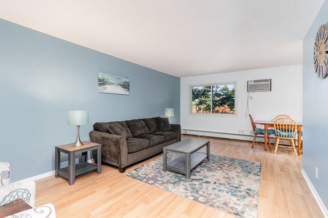 333 8th Street SE 316, Minneapolis, MN 55414