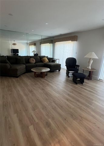 21 Sandy Hill Road, Commack, NY 11725