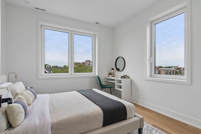 1656 N BOSWORTH Avenue PH-4N, Chicago, IL 60642