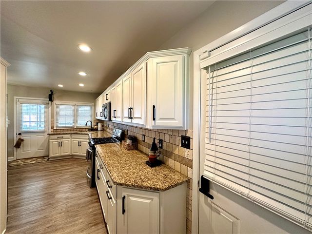 12 Cochran Dr, Neshannock Twp, PA 16105