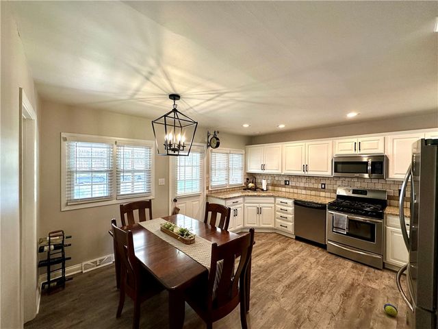 12 Cochran Dr, Neshannock Twp, PA 16105