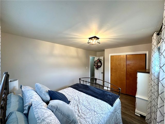 12 Cochran Dr, Neshannock Twp, PA 16105