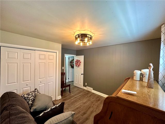 12 Cochran Dr, Neshannock Twp, PA 16105