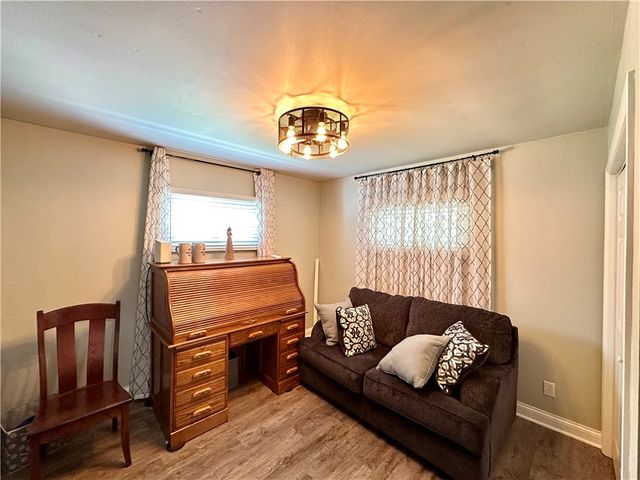 12 Cochran Dr, Neshannock Twp, PA 16105