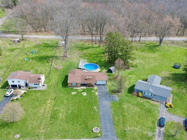 12 Cochran Dr, Neshannock Twp, PA 16105