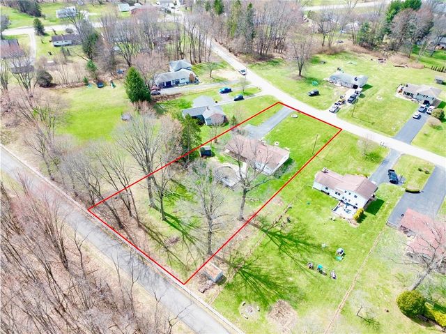 12 Cochran Dr, Neshannock Twp, PA 16105