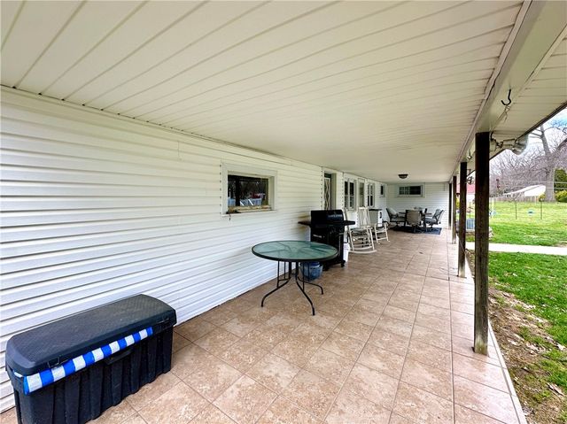 12 Cochran Dr, Neshannock Twp, PA 16105