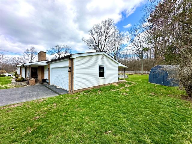 12 Cochran Dr, Neshannock Twp, PA 16105