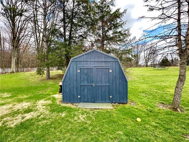 12 Cochran Dr, Neshannock Twp, PA 16105