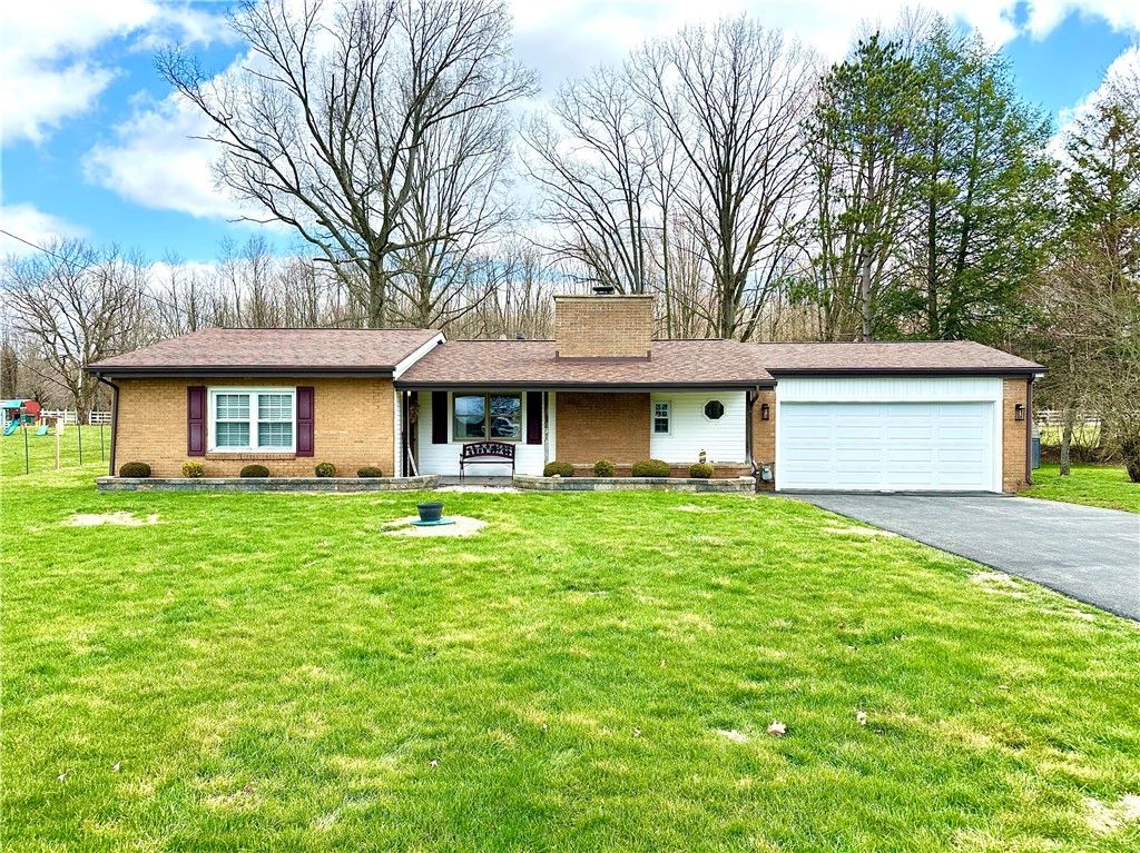12 Cochran Dr, Neshannock Twp, PA 16105