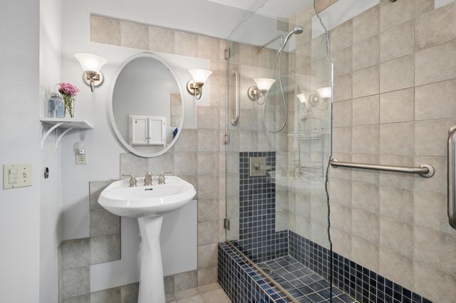 5929 Queen Avenue S, Minneapolis, MN 55410