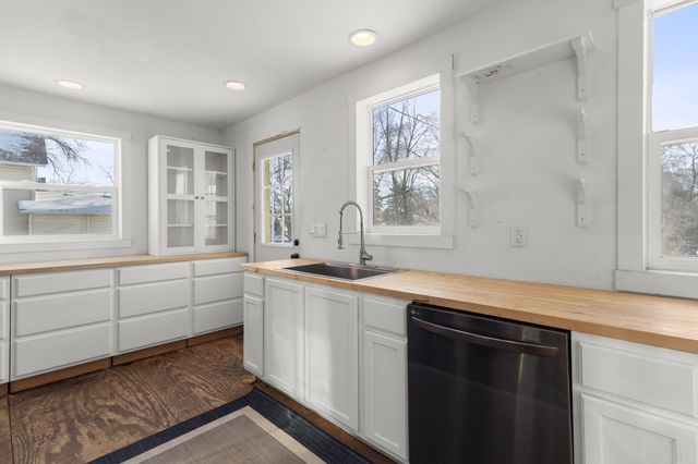 317 1st Street W, Waconia, MN 55387