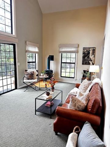 100 Dennis St, Sutter Creek, CA 95685