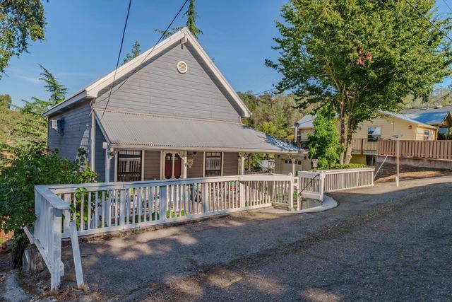 100 Dennis St, Sutter Creek, CA 95685