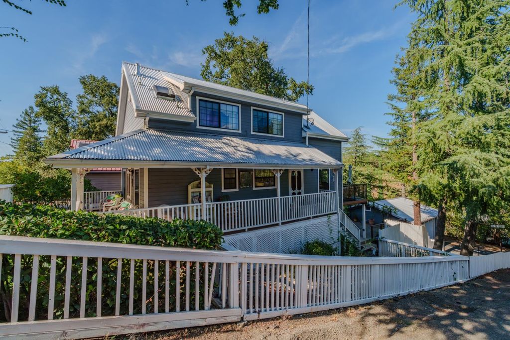 100 Dennis St, Sutter Creek, CA 95685