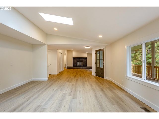 421 Se POUNDER Rd, Corbett, OR 97019