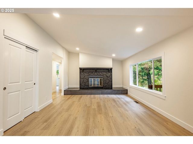 421 Se POUNDER Rd, Corbett, OR 97019