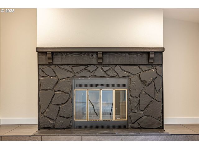 421 Se POUNDER Rd, Corbett, OR 97019