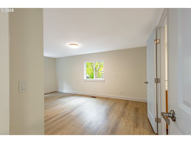 421 Se POUNDER Rd, Corbett, OR 97019