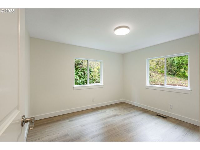 421 Se POUNDER Rd, Corbett, OR 97019