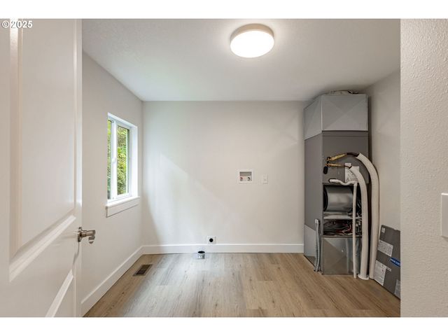 421 Se POUNDER Rd, Corbett, OR 97019