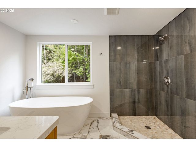 421 Se POUNDER Rd, Corbett, OR 97019