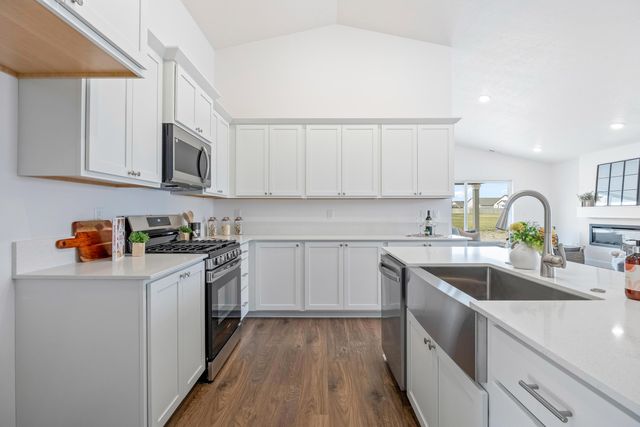 363 NW Monte Vista Avenue 05, Madras, OR 97741