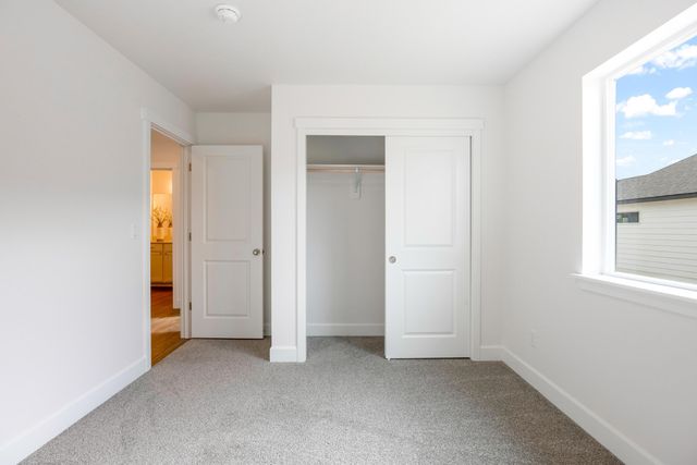 363 NW Monte Vista Avenue 05, Madras, OR 97741