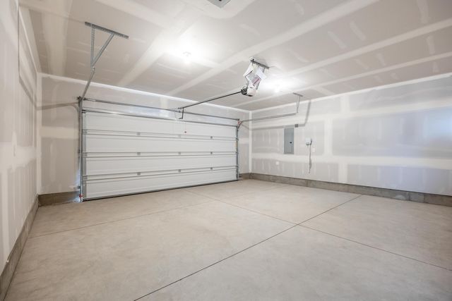 363 NW Monte Vista Avenue 05, Madras, OR 97741