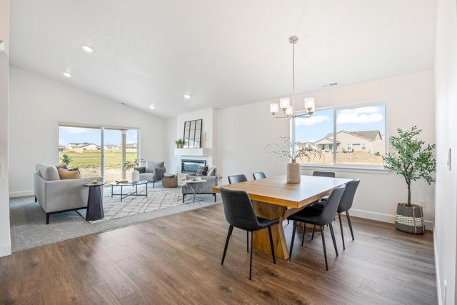 363 NW Monte Vista Avenue 05, Madras, OR 97741