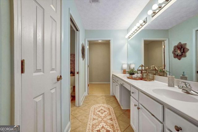 135 Vintage Club Circle 13, Marietta, GA 30066