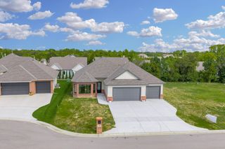 369 N Jackson Heights Ct, Wichita, KS 67206