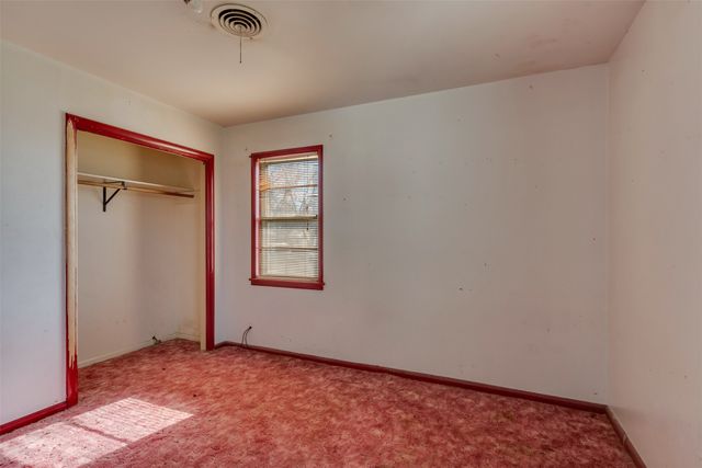 207 N King Street, Henrietta, TX 76365