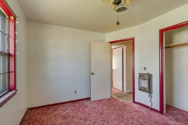 207 N King Street, Henrietta, TX 76365