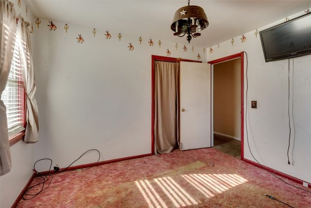 207 N King Street, Henrietta, TX 76365