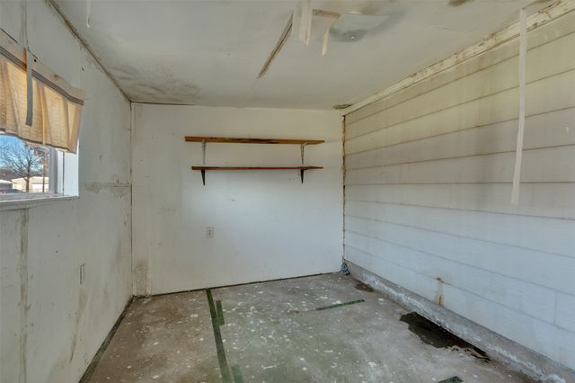 207 N King Street, Henrietta, TX 76365