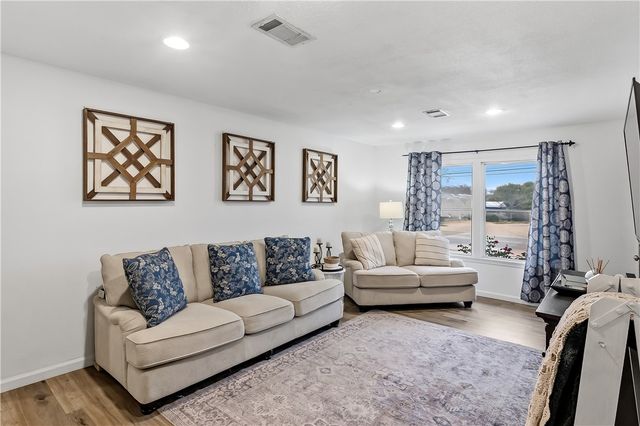 1710 Cavitt Avenue, Bryan, TX 77801