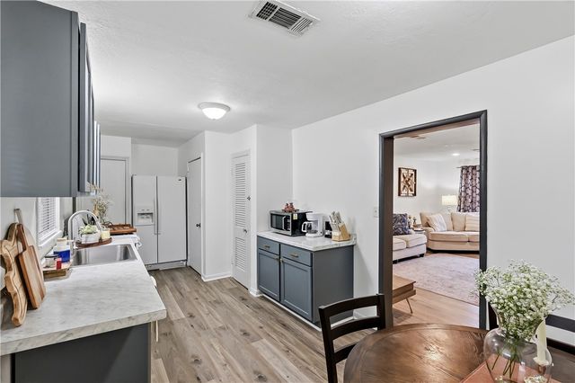 1710 Cavitt Avenue, Bryan, TX 77801