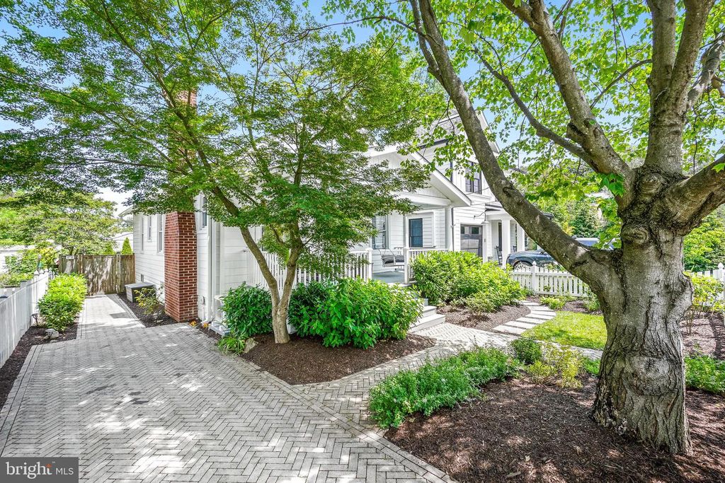 4605 MAPLE AVE, Bethesda, MD 20814