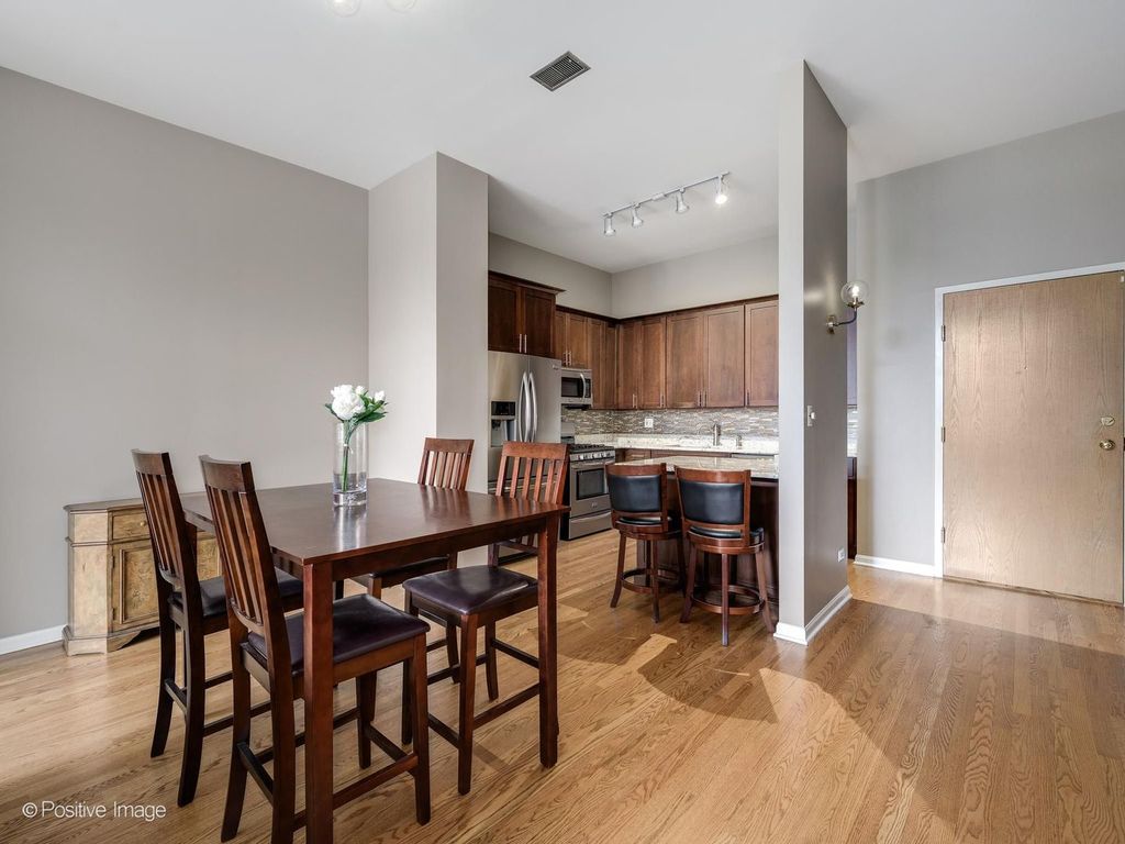 1350 W Fullerton Avenue 210, Chicago, IL 60614 — photo 4