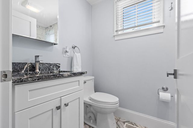 172-174 Blue Hill Ave 174, Milton, MA 02186