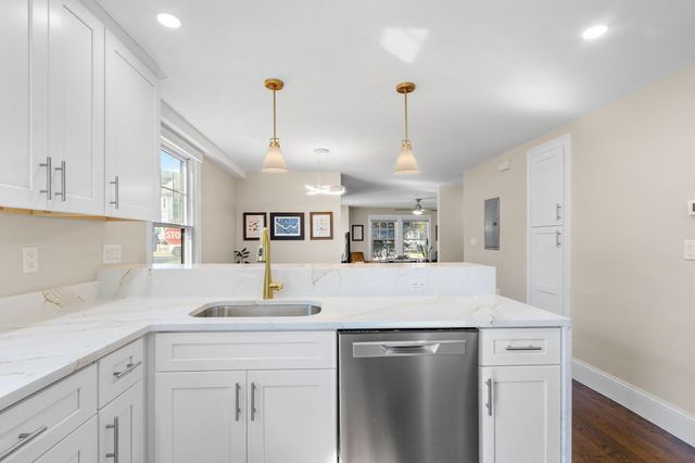 172-174 Blue Hill Ave 174, Milton, MA 02186