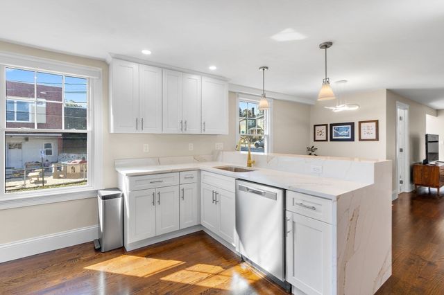 172-174 Blue Hill Ave 174, Milton, MA 02186
