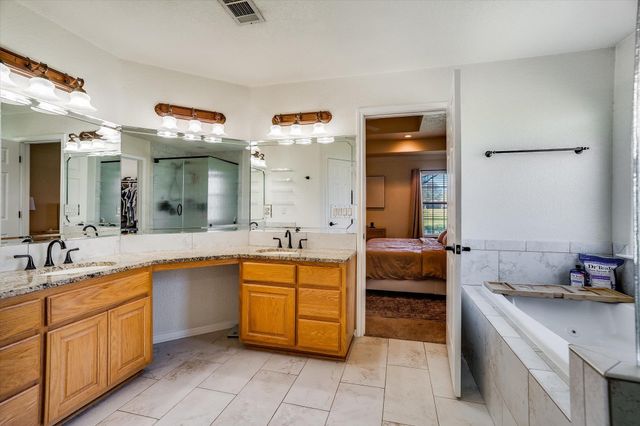 104 Firestone PL, Meadowlakes, TX 78654